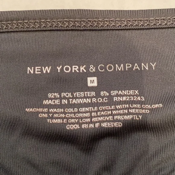 6 camis Assorted Colors. Size Medium - Picture 4 of 4